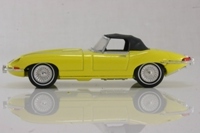 1:43 Dinky by Matchbox 1967 Jaguar E-type Cabriolet - Yellow