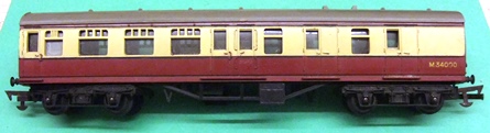 Pre-owned Triang R28? Brake end coach BR Carmine & Cream