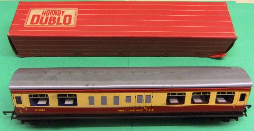 Pre-owned Hornby Dublo 4048 Restaurant Car in Carmine & Cream conversion