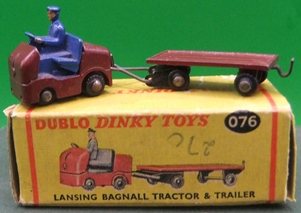 Dublo Dinky 076 Lancing Bagnall Station Tug & Trailer