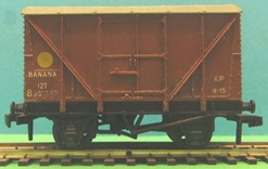 Wrenn W5007X Banana Van on Hornby Dublo chassis