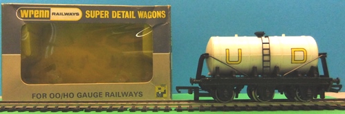 Wrenn W4657 6-wheeled Tank Wagon - U .D.