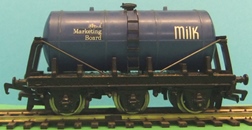 Wrenn W5023  6-wheeled Tank Wagon - M.M.B