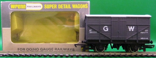 Wrenn W5058 Fruit Van - GWR