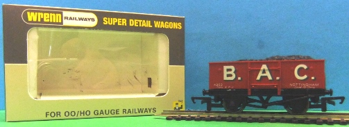 Wrenn W5073 5-plank Wagon -B.A.C.